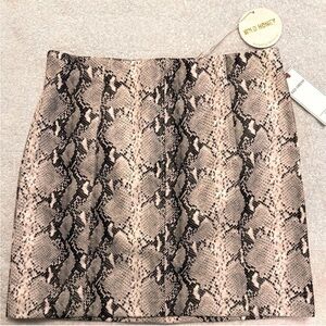 NWT, Wild Honey Mini Skirt Faux Snake Skin Leather 16” length REP